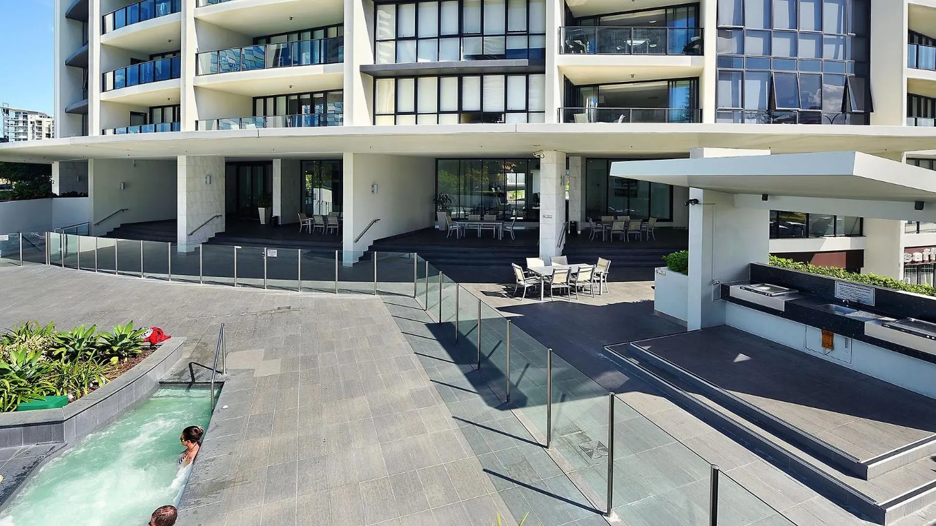 Large Modern 3 Bedroom Apartment With City Views - Coasthm Gold Coast Australia
