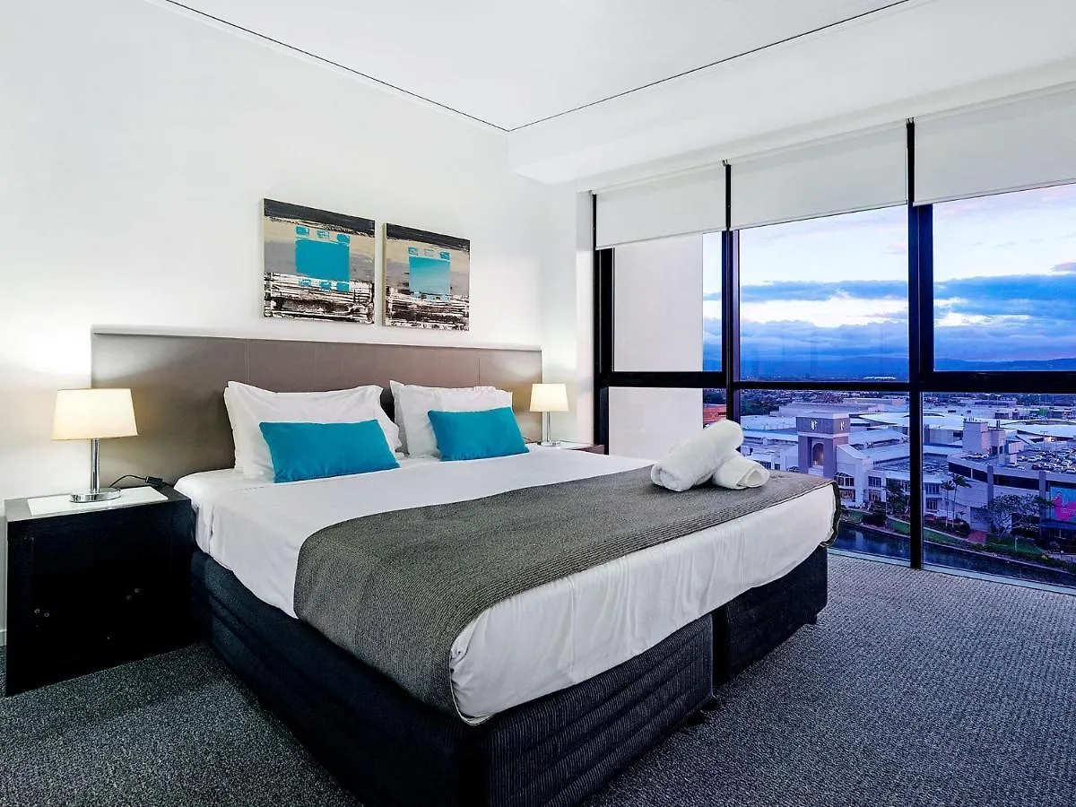 Large Modern 3 Bedroom Apartment With City Views - Coasthm Gold Coast Australia