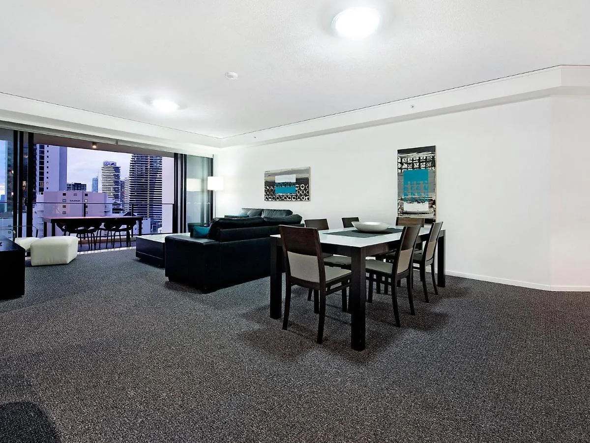 Large Modern 3 Bedroom Apartment With City Views - Coasthm Gold Coast 0*,  Australia