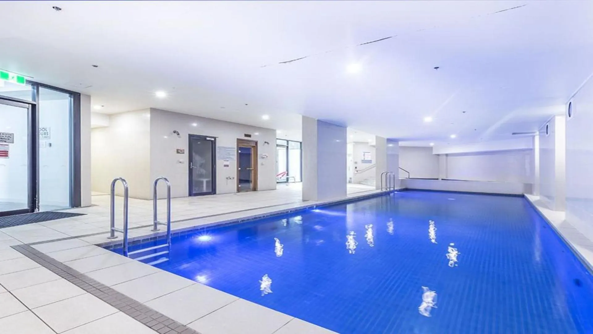 Large Modern 3 Bedroom Apartment With City Views - Coasthm Gold Coast