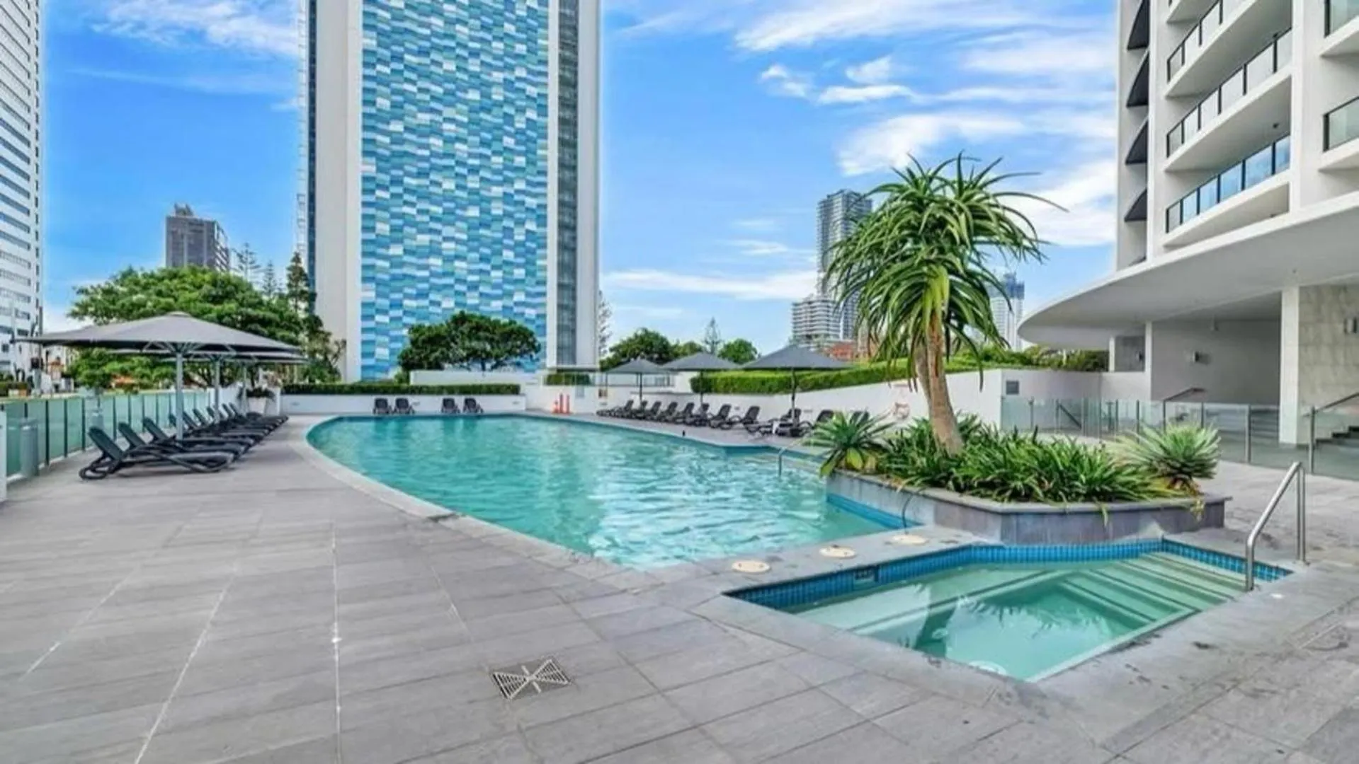 Large Modern 3 Bedroom Apartment With City Views - Coasthm Gold Coast 0*,